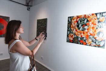 Люся Воронова фотографии с выставки Мозаичность 90